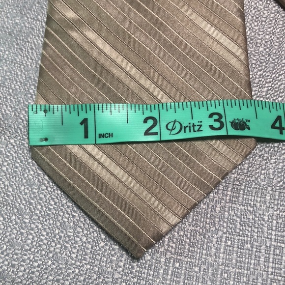 Perry Ellis Silk Neck Tie Champagne Ombré Diagonal Stripes Satiny Sheen - Picture 6 of 6